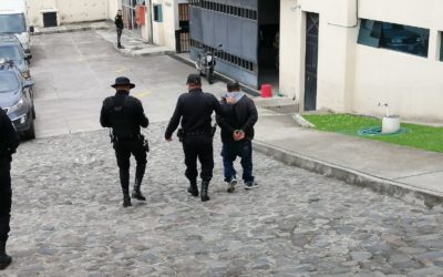 Detenido por robar en vehículo tiene antecedentes y dos identidades