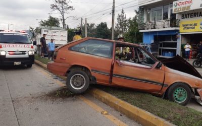 Bomberos Voluntarios piden a los automovilistas respetar señales de tránsito
