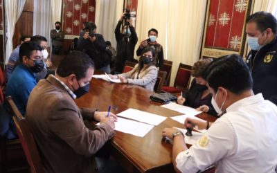 Firman convenios para tres proyectos que ejecutará la comuna de Xela