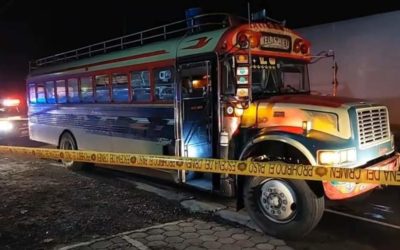 Bus que viajaba de quetzaltenango a retalhuleu sufre ataque armado y deja dos personas heridas de bala