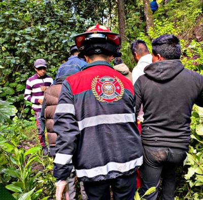 Localizan en el fondo de barranco el cadáver de adulto mayor