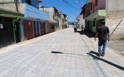 Vecinos costean reparación de calle en la zona 7 de Quetzaltenango