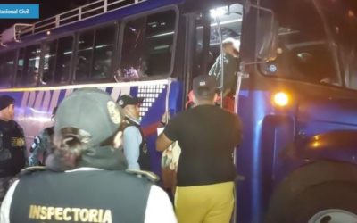 Arrestan a presunto «Coyote» por transportar a 33 migrantes