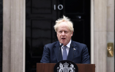 Johnson dimite como líder de los Tories y se mantiene como primer ministro hasta su remplazo