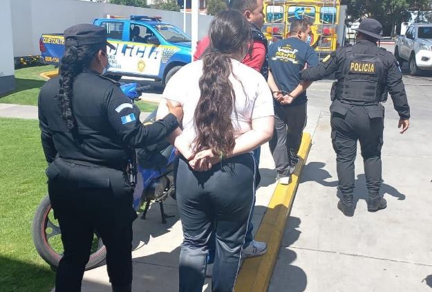 Tres detenidos en Quetzaltenango por sustracción de catalizador de vehículo