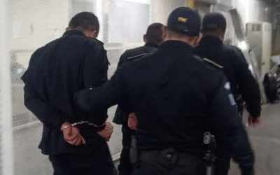 Arrestan a dos agentes de PNC por estar ebrios y disparar