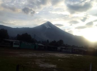 Insivumeh: Volcán Santiaguito mantiene una actividad alta