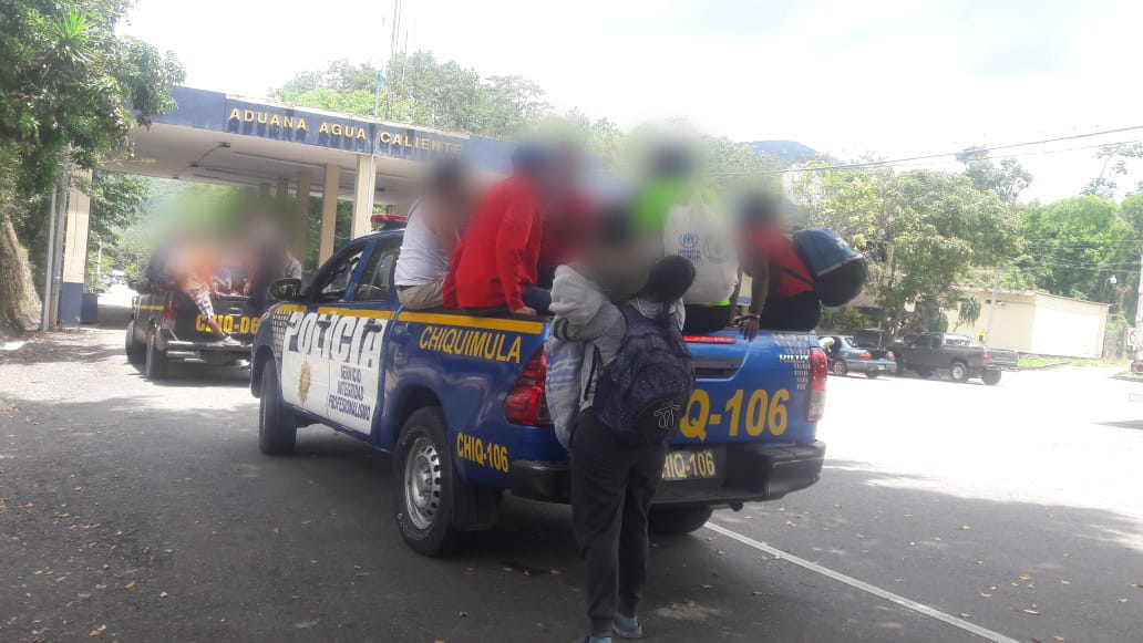 Migrantes interceptados por PNC en Chiquimula, son remitidos al Instituto Guatemalteco de Migración
