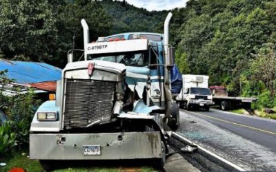 Colisionan dos vehículos pesados y dos livianos en la ruta a Huehue