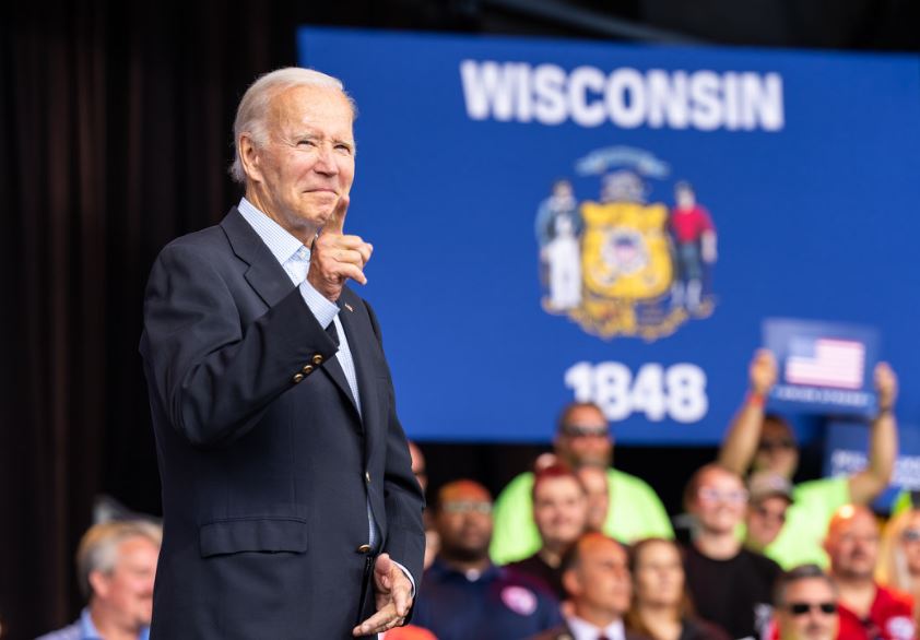 Presidente Biden apuesta por la biotecnología para acabar con el cáncer