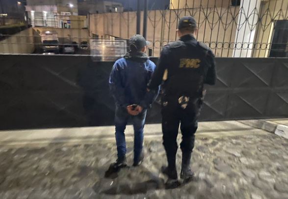 Detenido es señalado por vecinos de intentar robar una motocicleta y herir al propietario