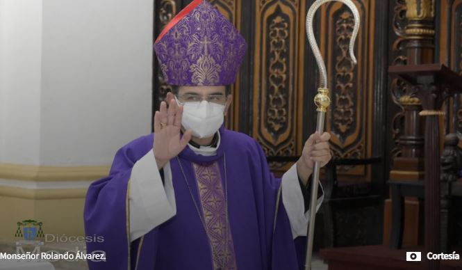 Obispo crítico de Ortega cumple 40 días de arresto domiciliar en Nicaragua