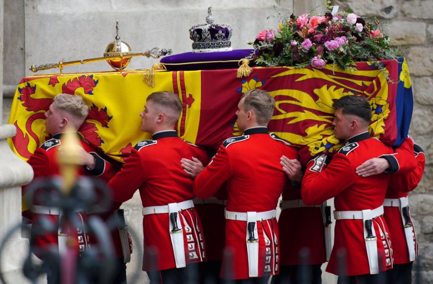 Sombría pompa en el funeral de la reina Isabel en Londres