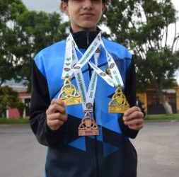Quetzalteco gana medallas de oro y bronce en Irlanda