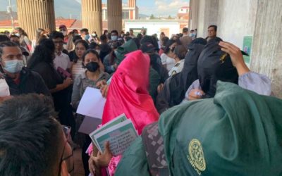 Encapuchados cierran con cadenas el Teatro Municipal de Quetzaltenango