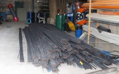 Arrestan a encargada de ferretería por hallazgo de material de construcción robado