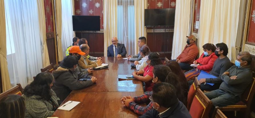 ¿Qué temas abordan transportistas en reunión con gobernador de Quetzaltenango?