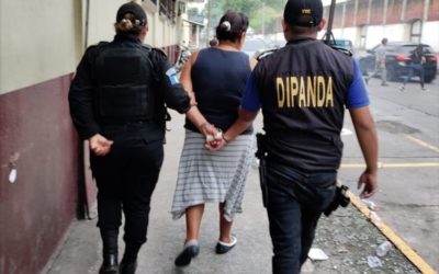 Mujer, quien fue detenida por robo, tiene más de 30 ingresos a prisión