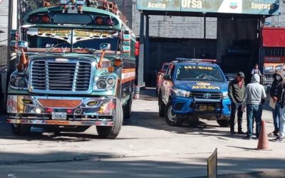 Localizan el cadáver de un joven en bus extraurbano