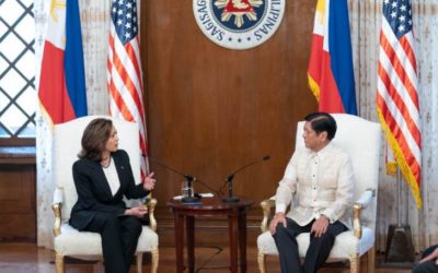 Vicepresidenta de Estados Unidos viaja a isla filipina cerca del mar en disputa con China