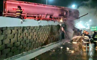 Camión cisterna se accidenta, prende en llamas y muere una persona