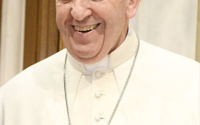 Papa Francisco firma carta de renuncia