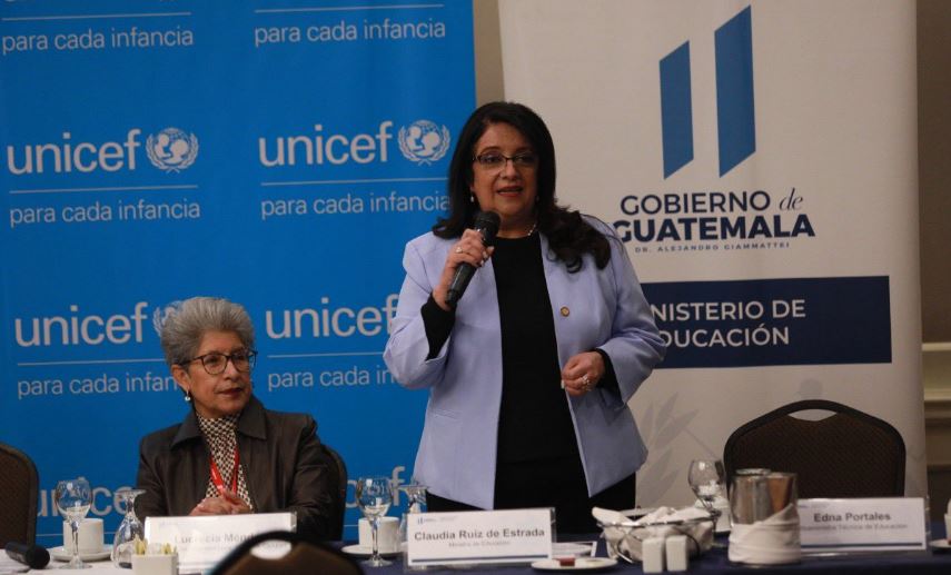 Mineduc anuncia cuatro nuevas carreras técnicas para nivel medio