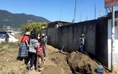 Vecinos y Concejo se reúnen por conexiones de agua y drenaje sin autorización