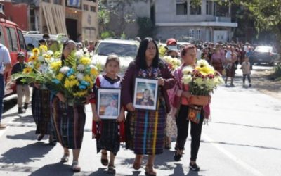 Dan último adiós a madre e hijo quienes murieron en aparatoso accidente