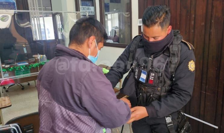 Hombre enfrenta a la justicia por exigir Q70 mil a una mujer que conoce en redes sociales