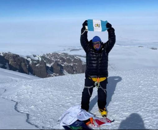 Jaime Viñals logra trilogía de montañismo e impone récord para Guatemala