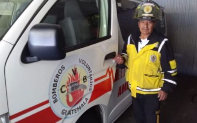 Bombero cumple 49 años de servicio al prójimo