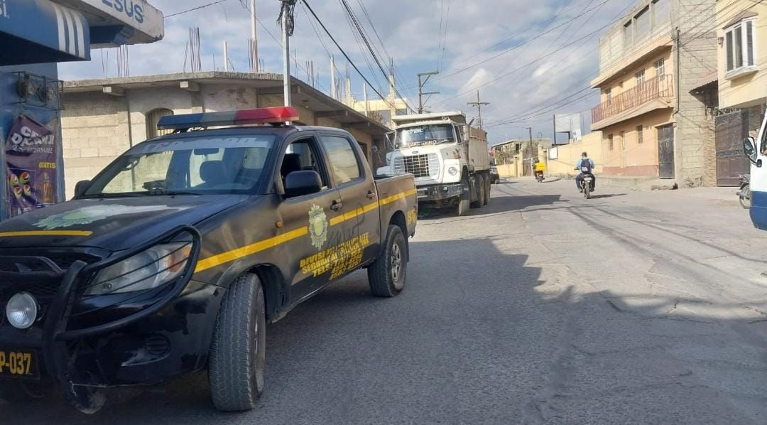 ¿Cuál es el estado niño arrollado por camión en la zona 10 de Xela?