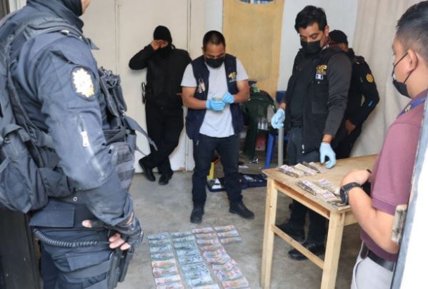 Incautan droga y dinero en operativo antinarcótico en Sololá