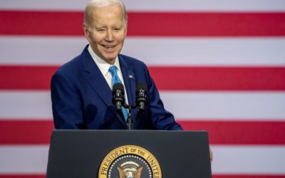 Biden pide a Estados Unidos tener confianza en los bancos tras quiebra