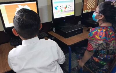 Llevan tecnología a 12 centros educativos