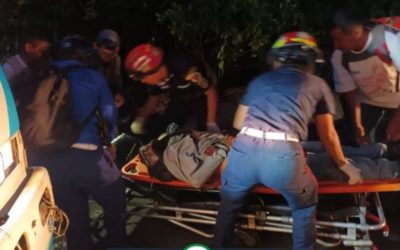 Dos motoristas heridos de gravedad al colisionar de frente