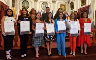 Muni de Xela entrega reconocimientos a mujeres