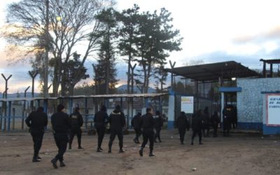 Localizan teléfonos, droga y objetos punzocortantes en cárceles en Quetzaltenango