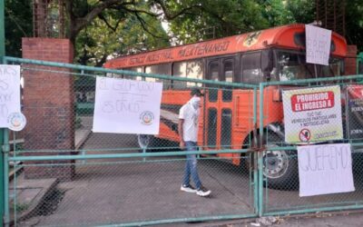 Estudiantes toman centro educativo en rechazo a posible privatización