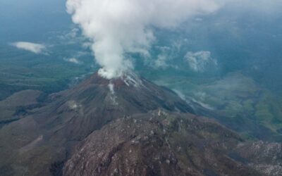 Sigue restricción de ascender al volcán Santa María