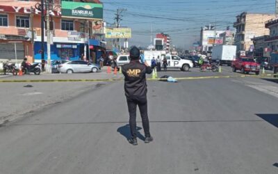 Motorista muere al impactar contra una grúa en la zona 7 de Xela