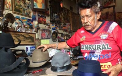 Quetzalteco se dedica, desde hace 65 años, a la fabricación y reparación de sombreros