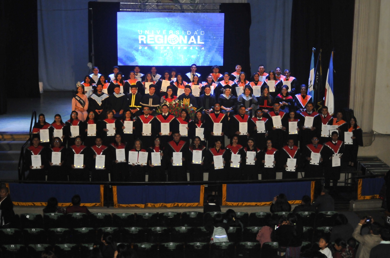 Quetzaltenango: Realizan graduación de 63 técnicos universitarios de Universidad Regional de Guatemala