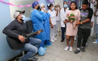 Emotiva celebración de 15 años en hospital de Quetzaltenango