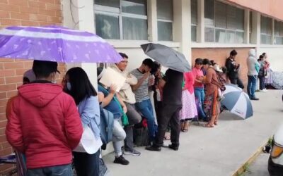 Padres llegan desde la madrugada para inscripciones en la ENCO