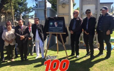 Develan plaqueta en honor al compositor quetzalteco Wotzbelí Aguilar