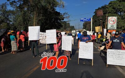 Comunitarios bloquean el paso en la ruta entre Retalhuleu y Mazatenango, ¿Por qué?