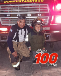 «Tonito», el niño quetzalteco que sueña con ser bombero