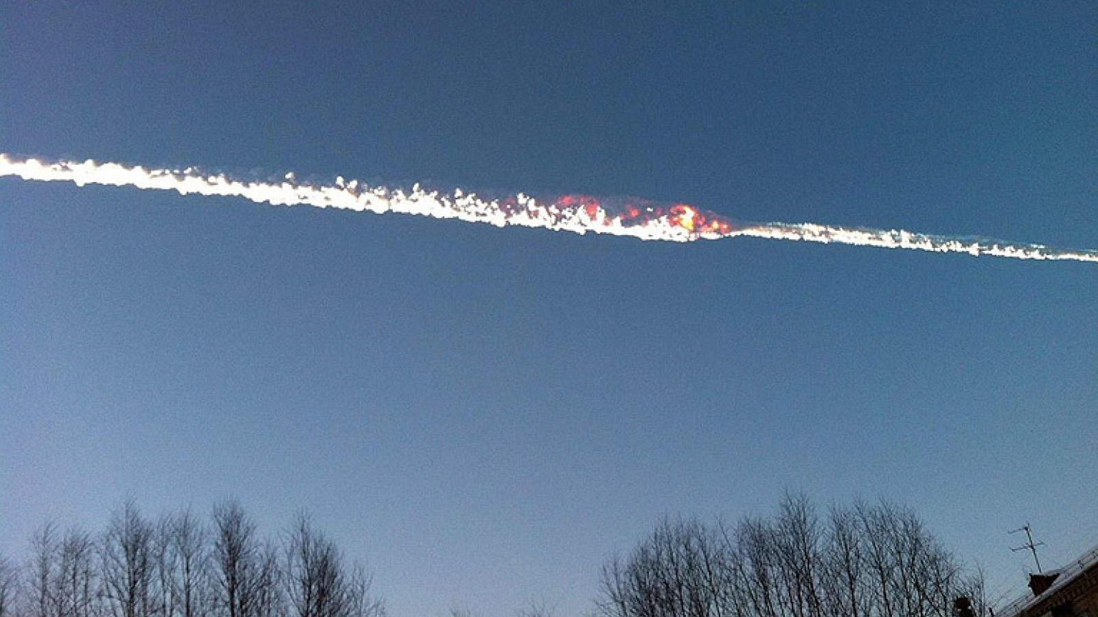 El meteorito que ha caído a primera hora de la mañana en Rusia, ha causado daños en unas seis ciudades del centro de del país. La explosión se produjo a unos diez mil metros del suelo lo que causó que ..